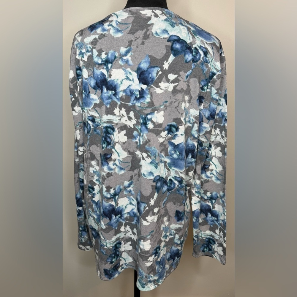 Chico's Women’s Gray Blue Floral Polyester Blend Long Sleeve Knit Blouse Size 3 - Picture 2 of 6
